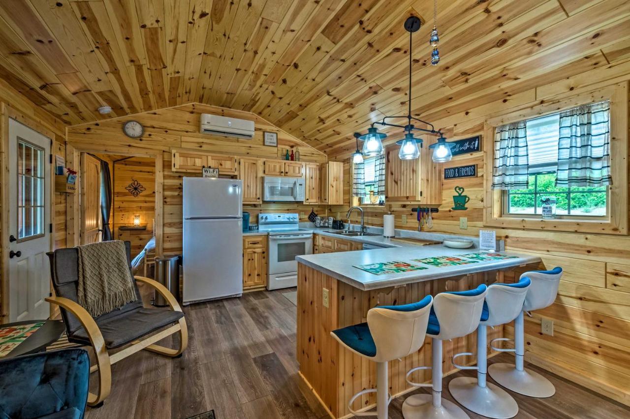 Cozy Lakefront Cabin With On-Site Waterfall And Hiking Villa Cub Run Bagian luar foto